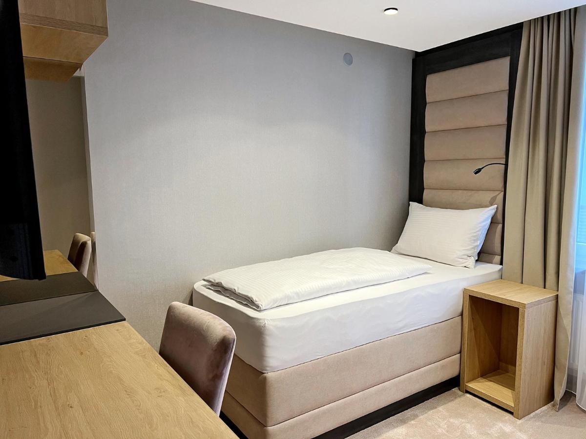 Dormero Hotel Ройтлинген Экстерьер фото